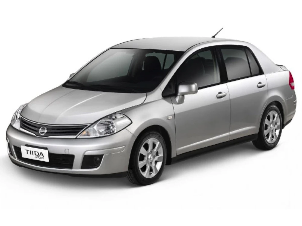 Nissan Versa 1 C11 Latio
