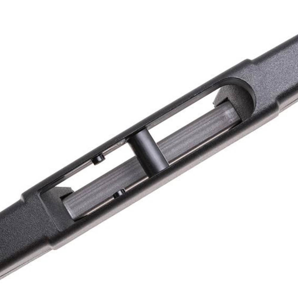Задняя щетка VALEO Silencio Rear на Mitsubishi Pajero Wagon EU 4 V80, V90 plastic rear wiper